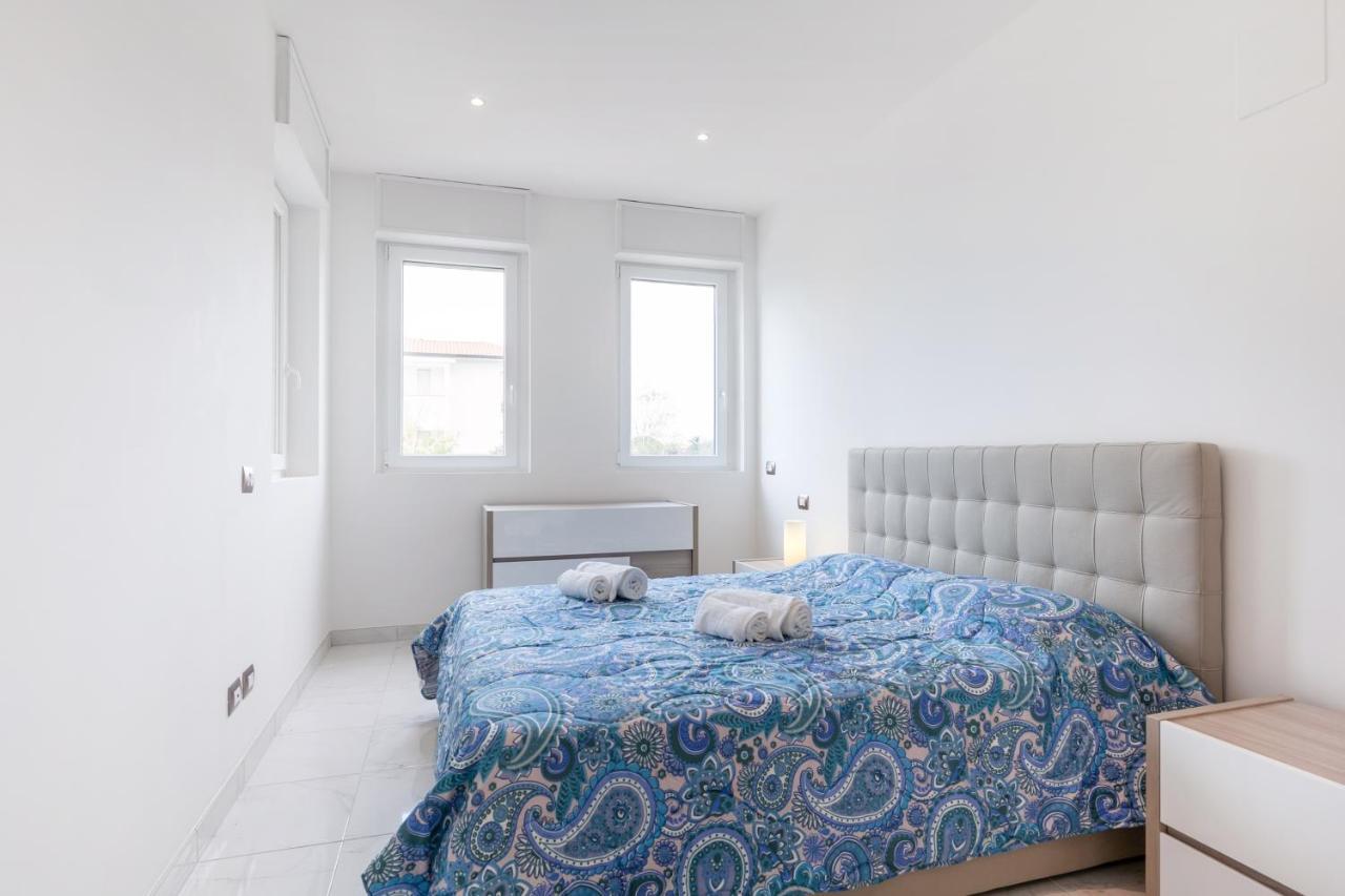 Seaside Flat With Swimming Pool And Private Parking Apartment Calambrone Ngoại thất bức ảnh